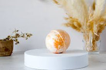 Load image into Gallery viewer, Bombe de bain original Poussière d&#39;étoiles
