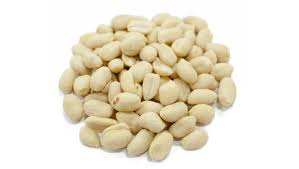 White raw peanuts